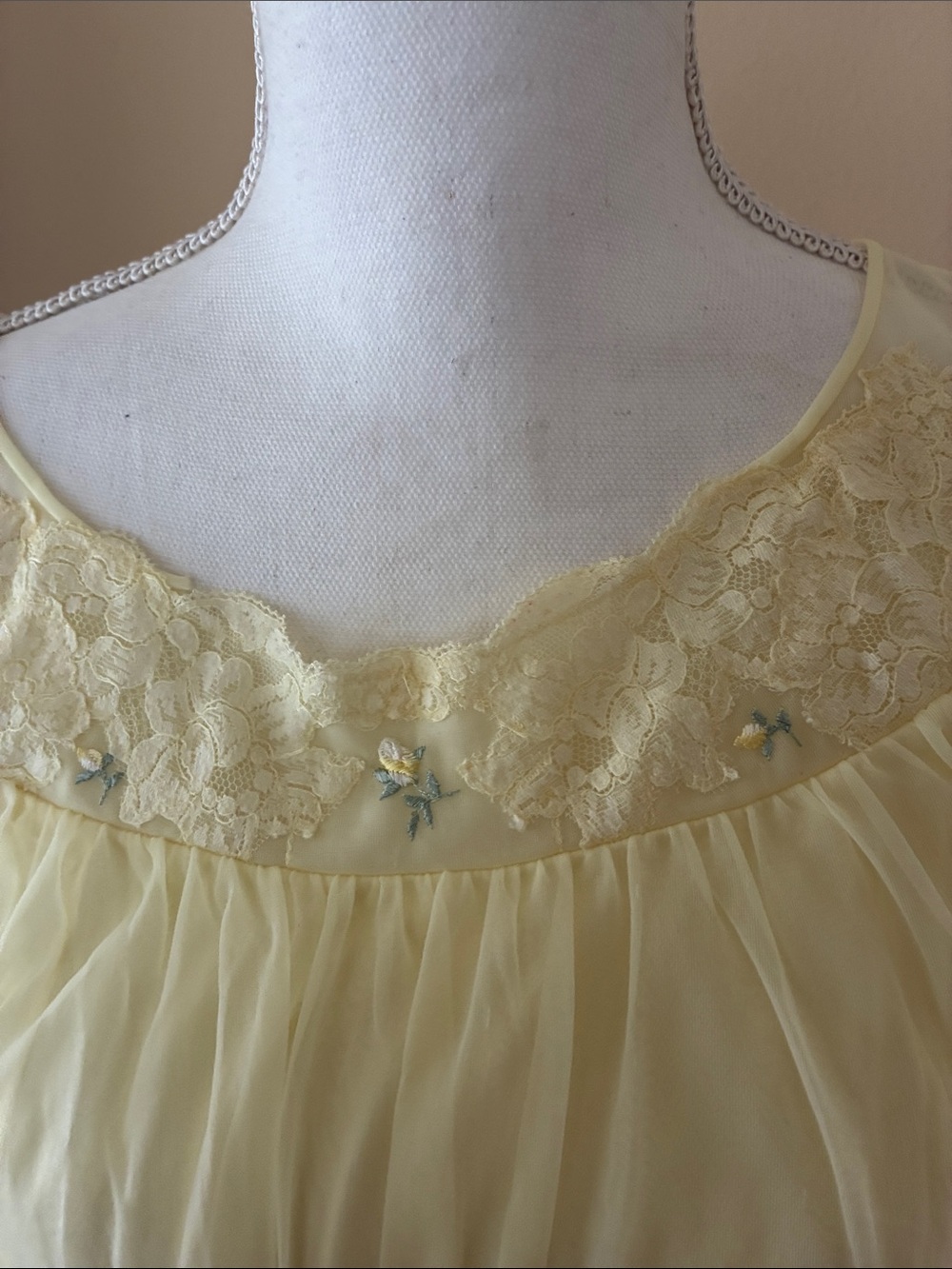 Vintage 1960s Shadowline peignor set 100% Nylon Chiffon Nightgown Sheer Lace - Picture 7 of 12